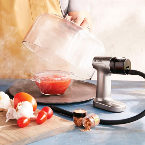 Breville Smoking Gun en interiores permite añadir humo suave a platos y cócteles.