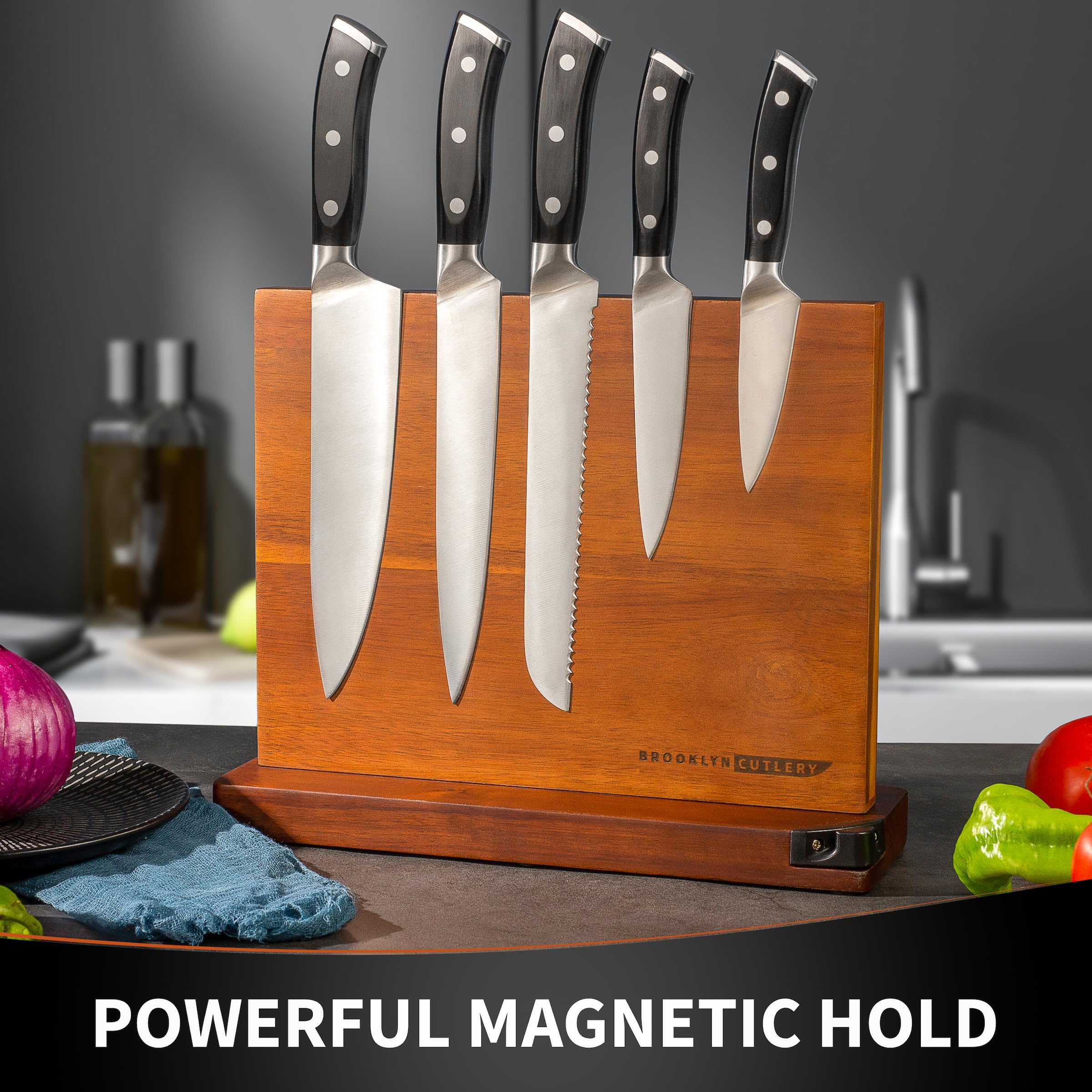 Brooklyn Cutlery base antideslizante ofrece estabilidad al retirar los cuchillos.