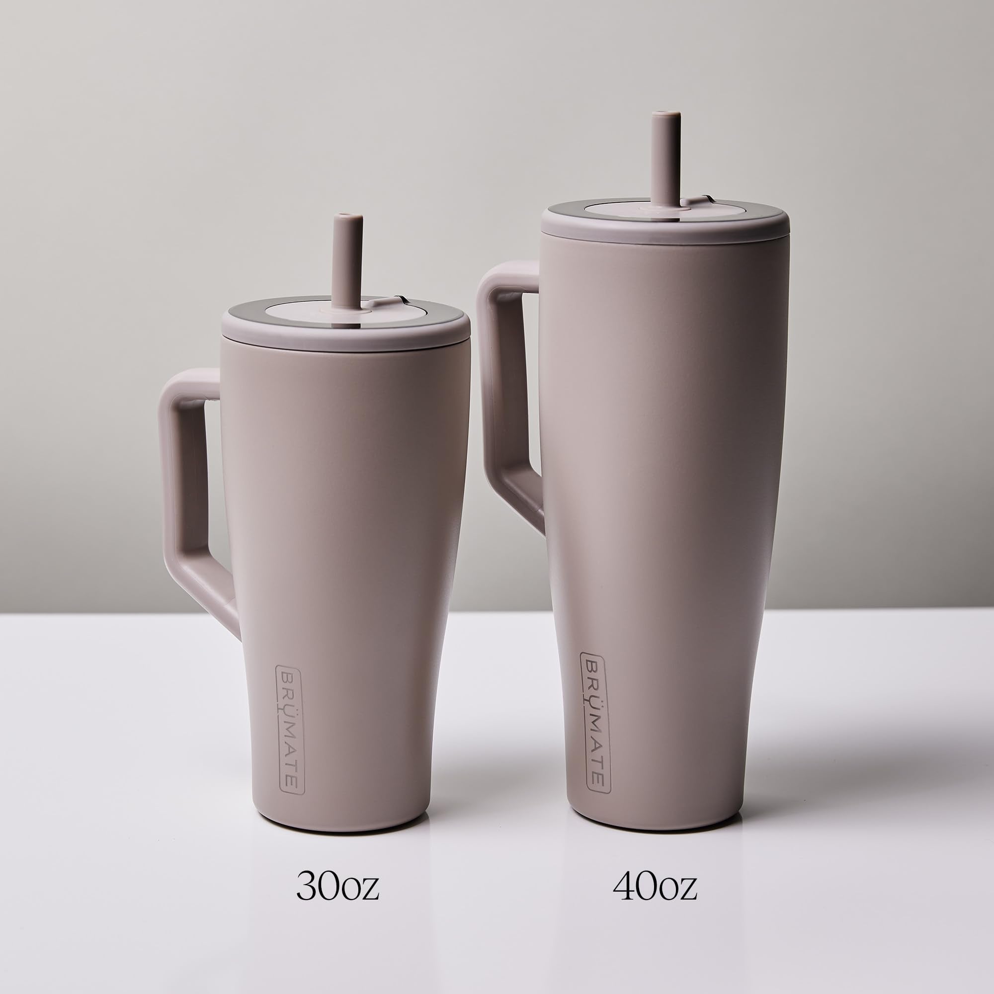BrüMate Era 40 onzas Salvia, aislamiento BevGuard mantiene fríos los líquidos.