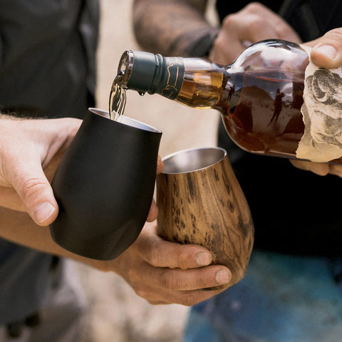BrüMate NOS'R vaso whisky, acero inoxidable, listo para camping y playa.