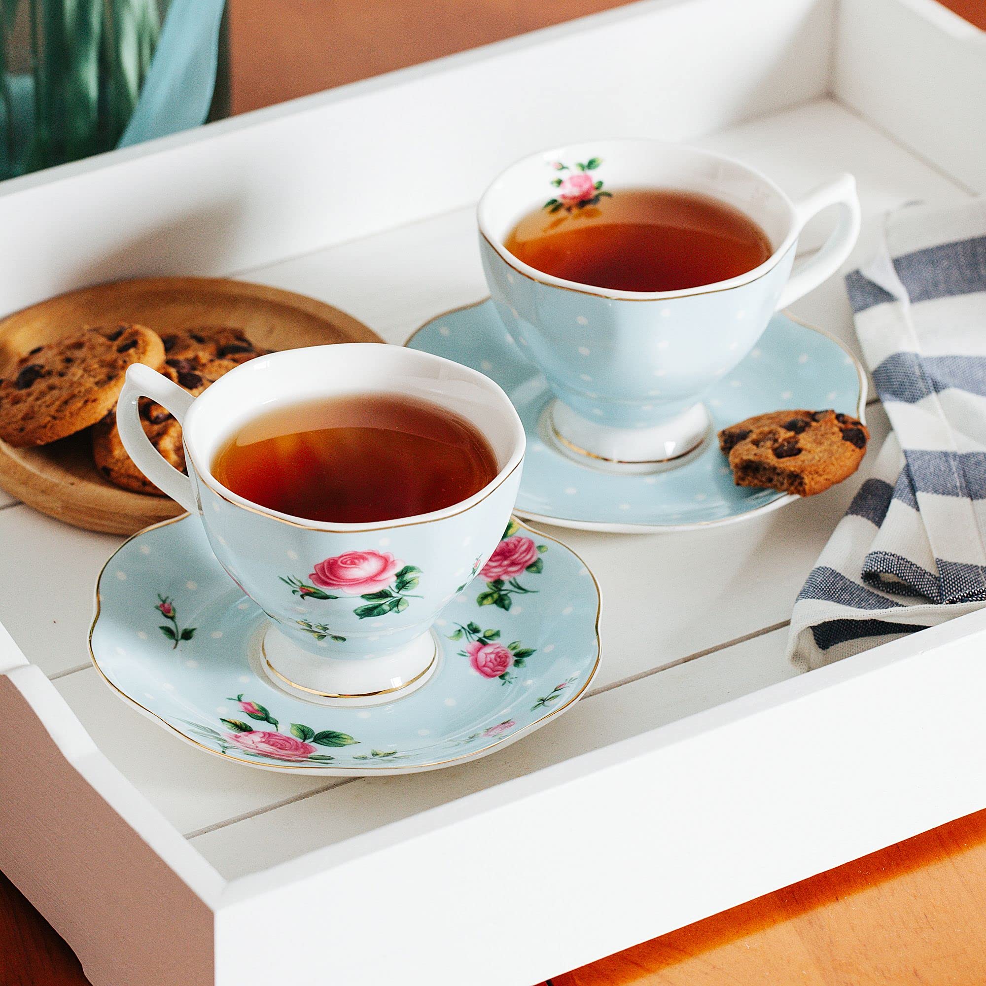 BTaT ofrece un toque floral y elegante para rituales de té
