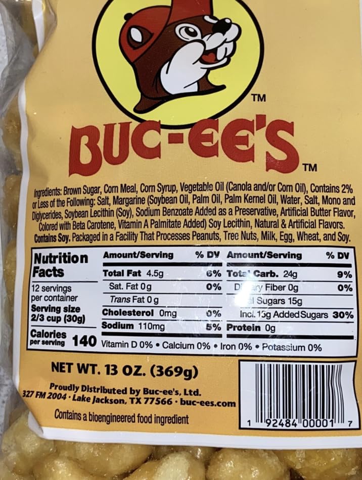 Buc-ee's bolsa en mano para comparar escala y porciones, útil para planificación