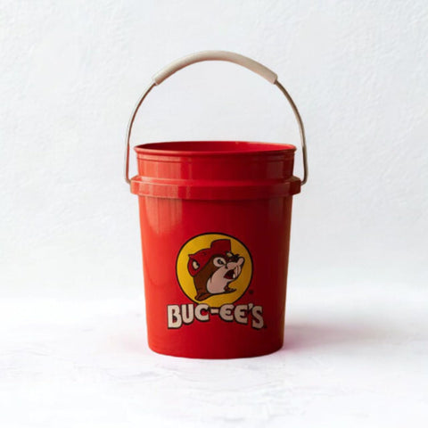 Buc-ee's cubo mini frontal mostrando el logo y fácil identificación de marca