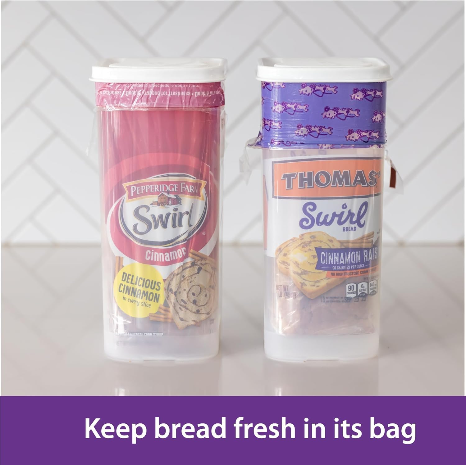 Interior espacioso de Buddeez Bread Buddy guarda pan artesano y bollos con facilidad.