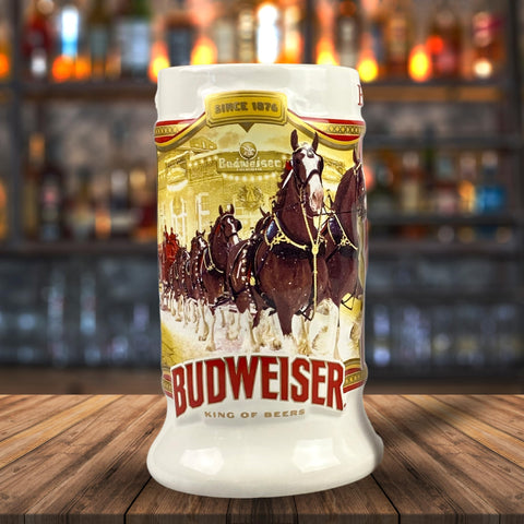 Budweiser Serie 45 Clydesdale: emblema grabado que celebra la edición limitada.
