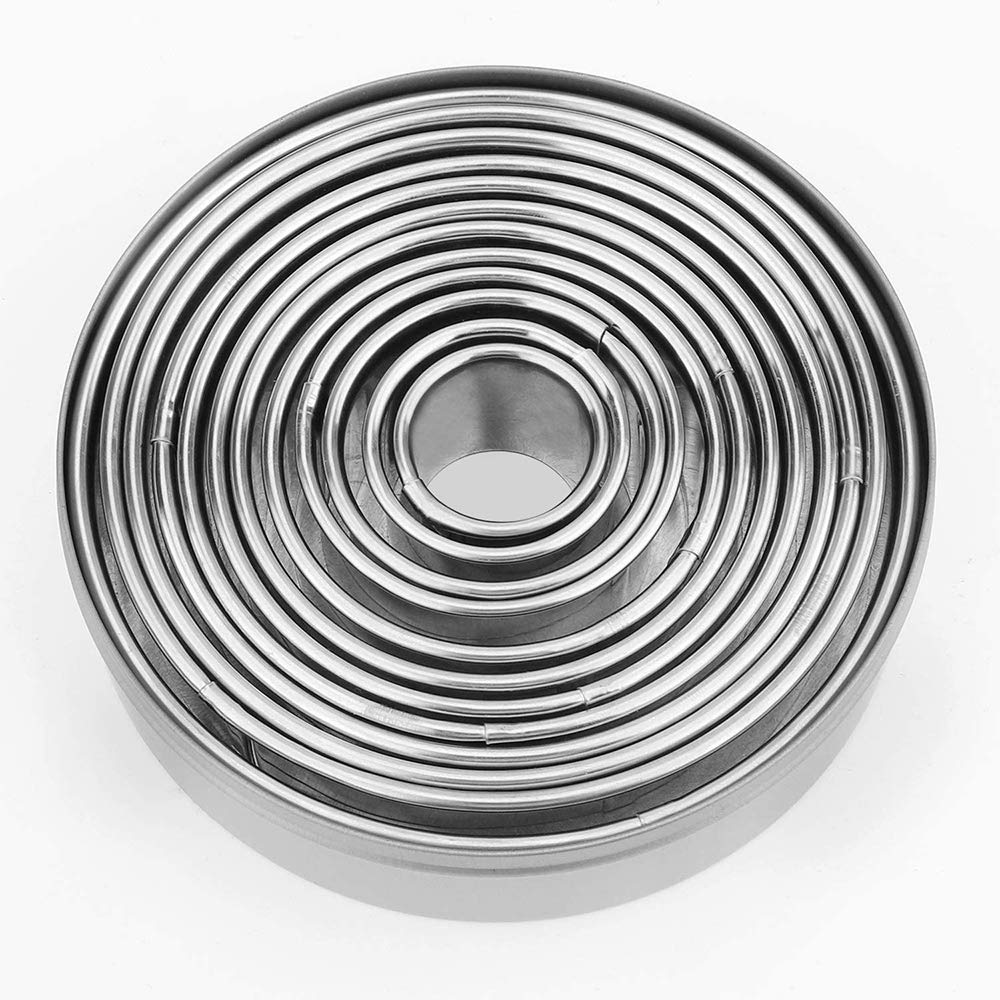 Cortador circular grande Bukuwa de 4,4 pulgadas, ideal para galletas grandes.
