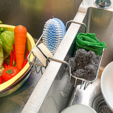 Uso multifuncional para esponjas, jabones y cepillos en la cocina