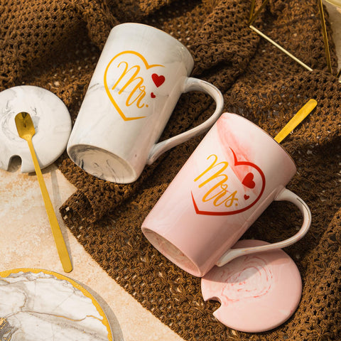 Conjunto Sr y Sra de tazas, ideal para desayunos compartidos.