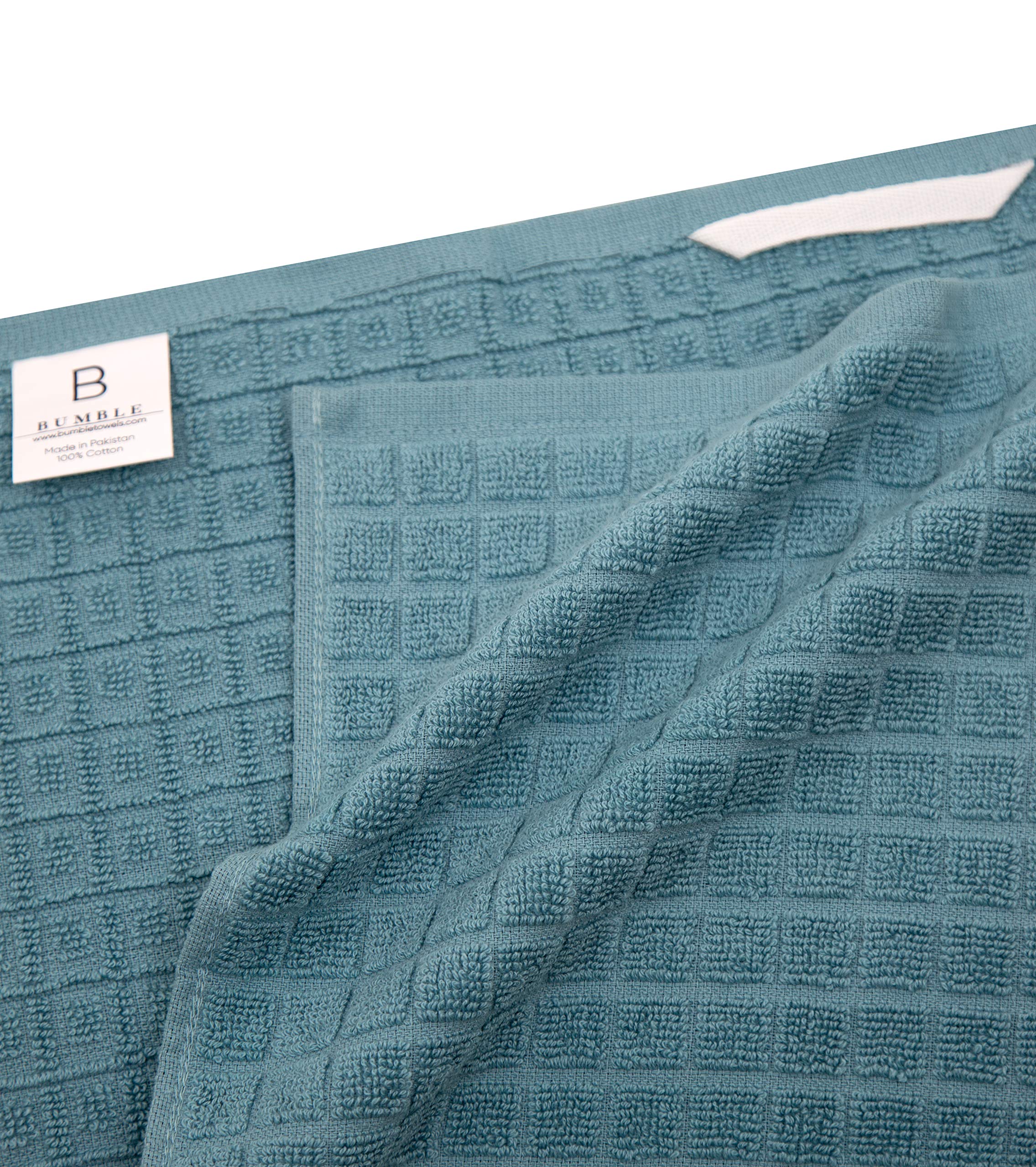 Bumble Towels diseño turquesa a cuadros añade color y estilo a la cocina.