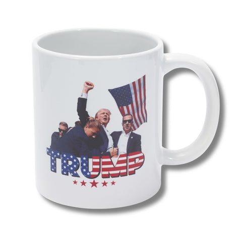 Taza BundlBees Trump, puno-levantado-diseno, ideal para empezar el día con energía.
