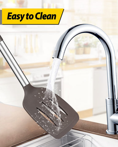 Ideal para desmoldar y voltear alimentos sin rayar superficies sensibles
