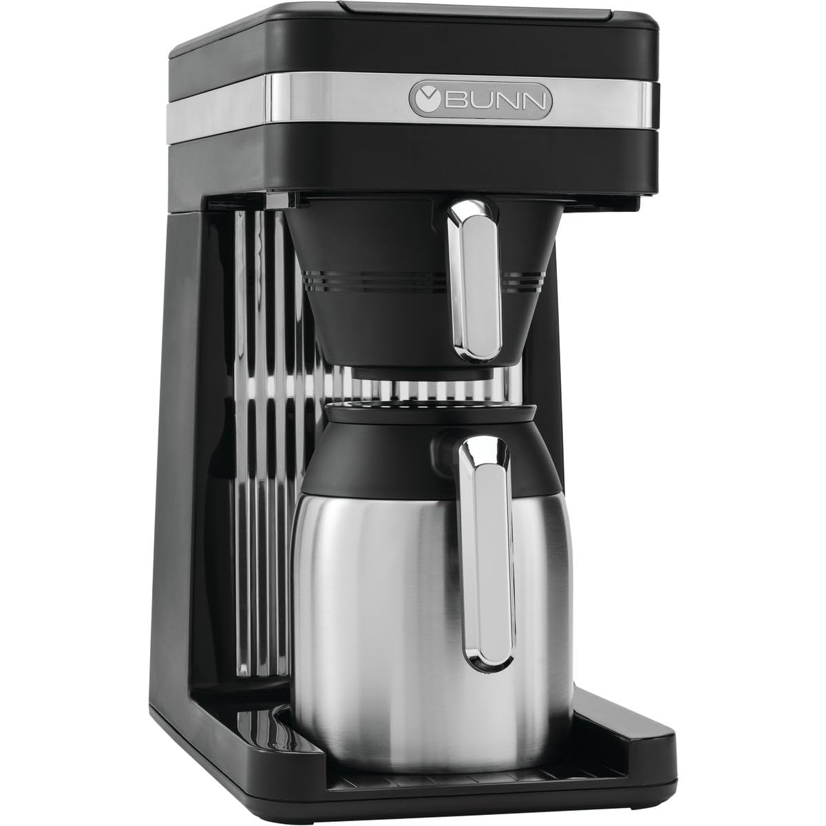BUNN Speed Brew con tanque de acero inoxidable mantiene caliente para un café rápido.