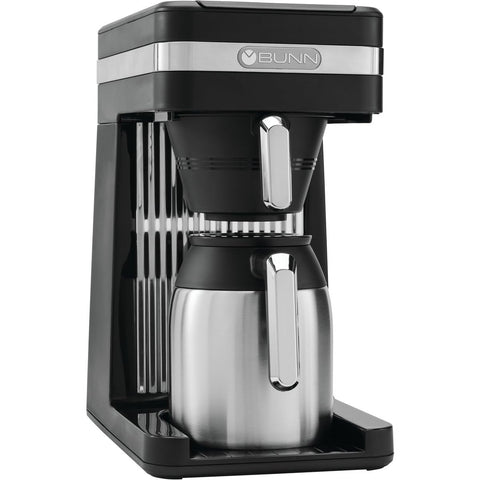 BUNN Speed Brew con tanque de acero inoxidable mantiene caliente para un café rápido.