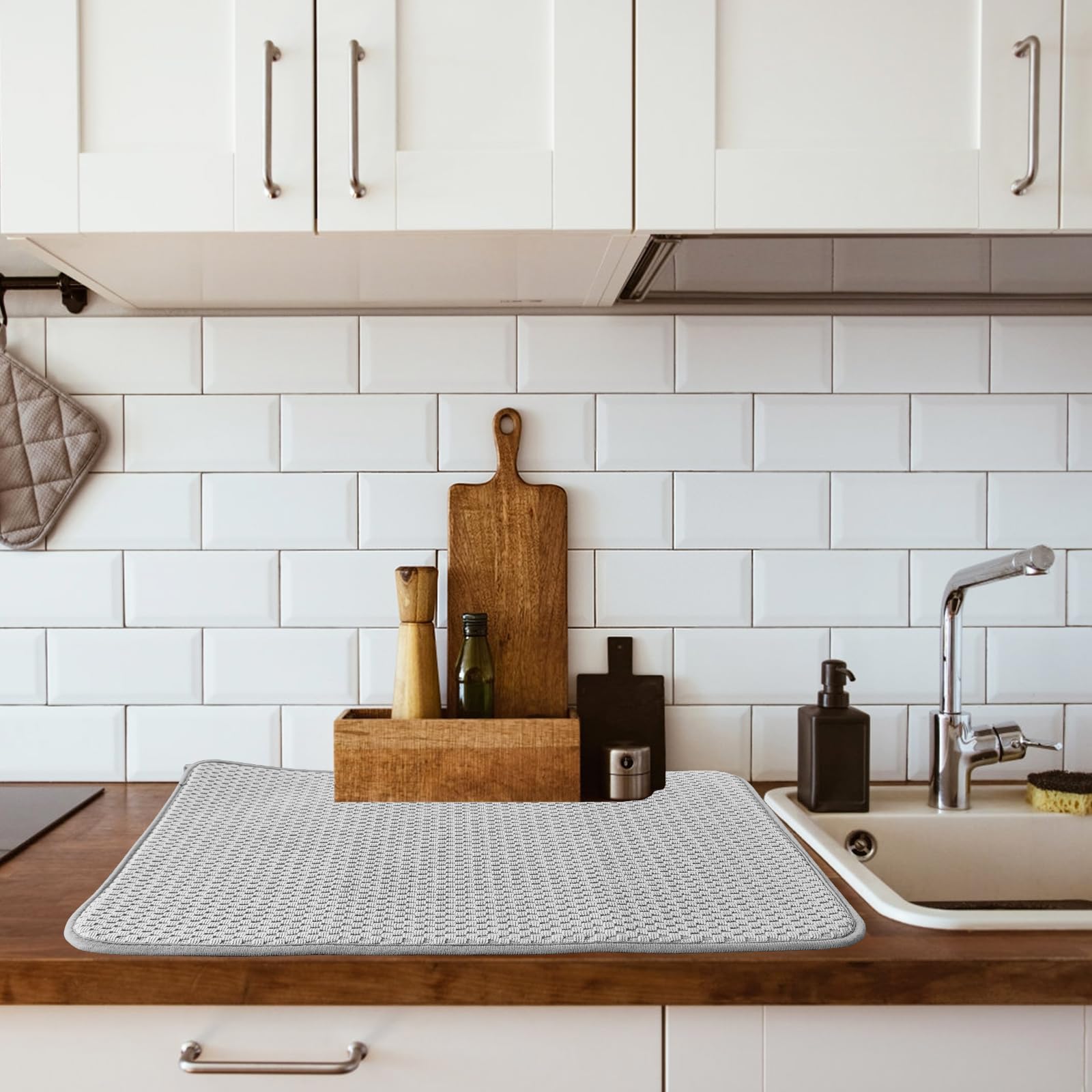 Uso múltiple en cocina y oficina para secar utensilios y tazas.