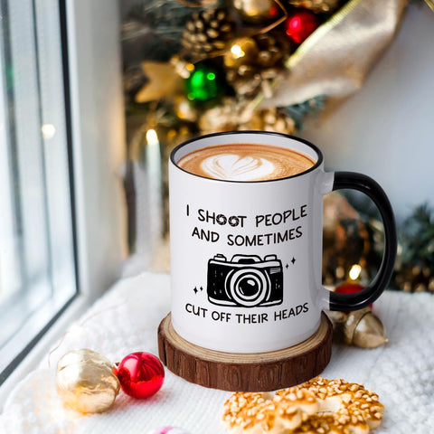 Taza Cabtnca en escritorio para café en la oficina