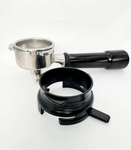 CAFE HOME SHOP embudo acoplado facilita el tampado de granos para consistencia.