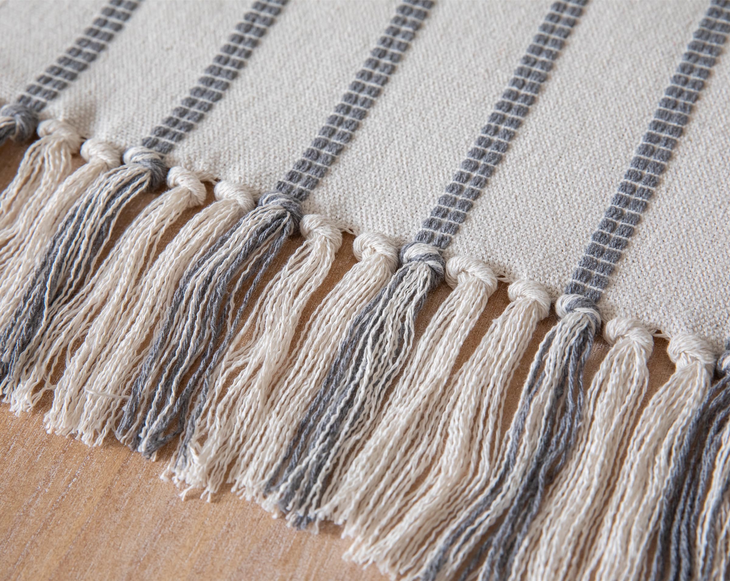 Caflife Boho Table Runner sirve para decorar distintos ambientes domésticos.