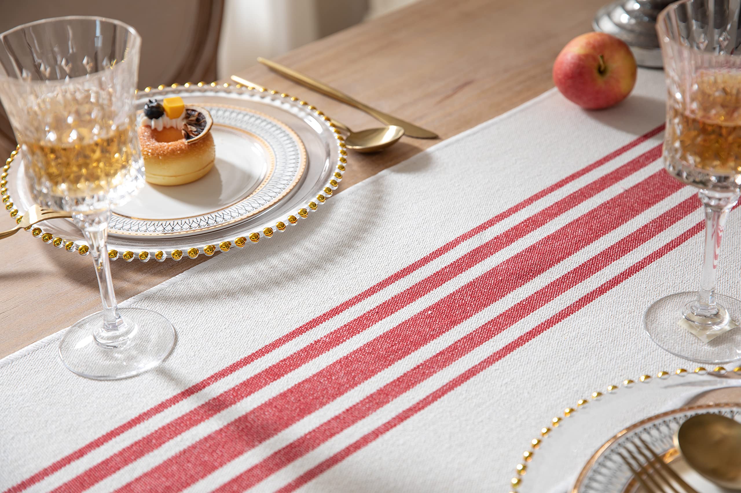 Caflife Camino de mesa navideño con rayas rojas y beige, diseño clásico.