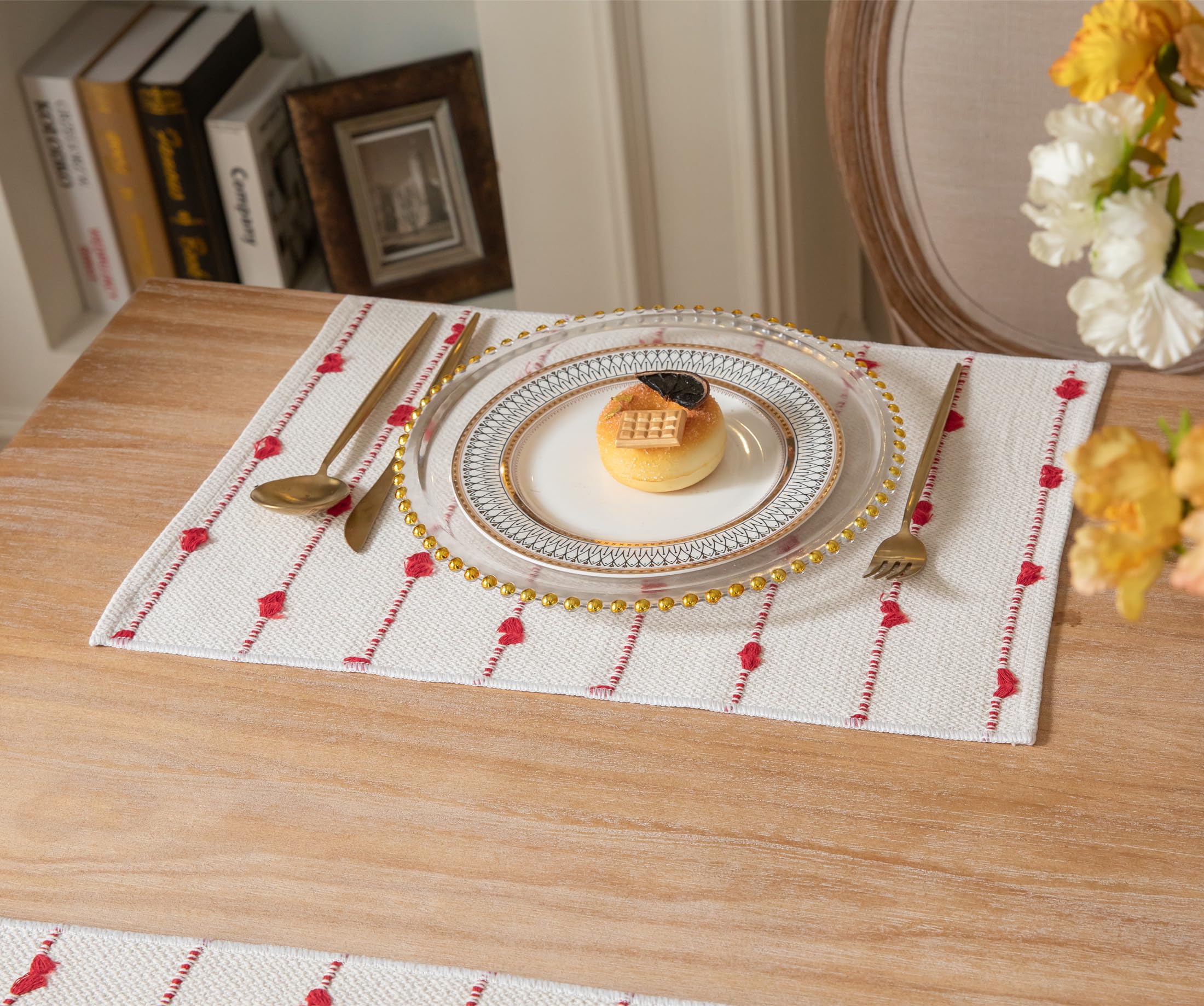 Conjunto de seis manteles Caflife para comedor moderno, ideal para cenas.