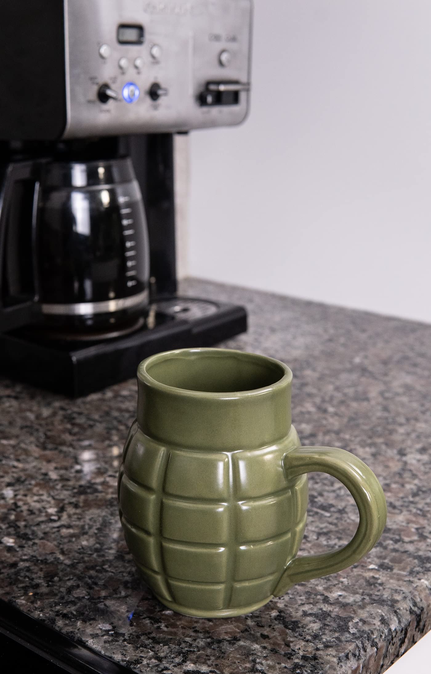 Caliber Gourmet Taza táctico para desayuno, ideal para uso diario con estilo.