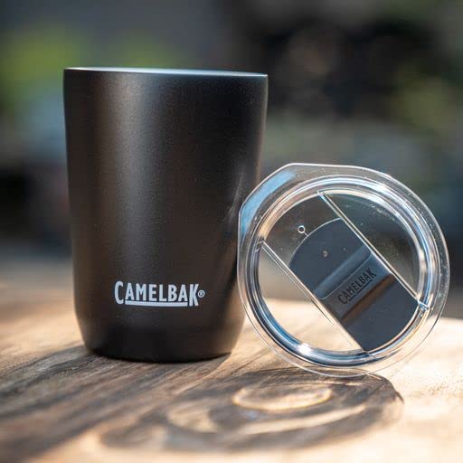 CamelBak Horizon Tumbler con tapa de flujo triple para controlar el caudal de cada sorbo.
