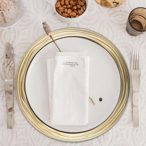 CAMOFOXIN añade lujo sutil para cenas y eventos formales.