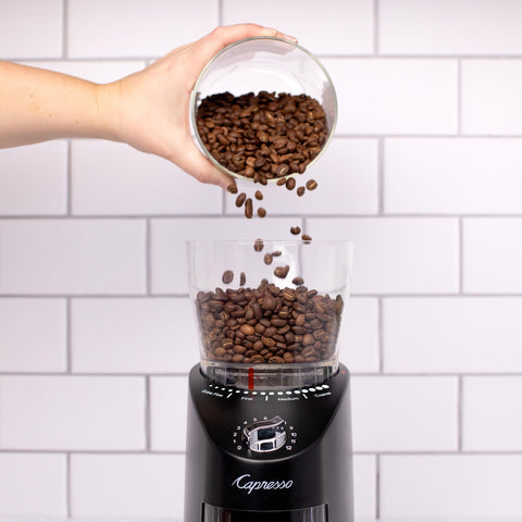 Capresso Infinity Plus, diseno-moderno-negro, diseño elegante para cocinas modernas.