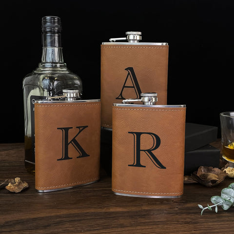 CARAKNOTS flask tamaño compacto, cabe en bolsillos.