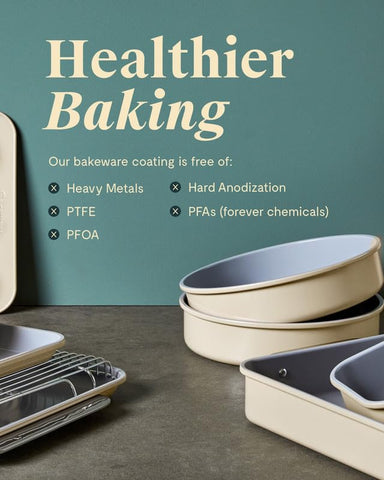 Caraway Sartén Circular 9 Pulgadas, resistente hasta 550°F para variedad de recetas.
