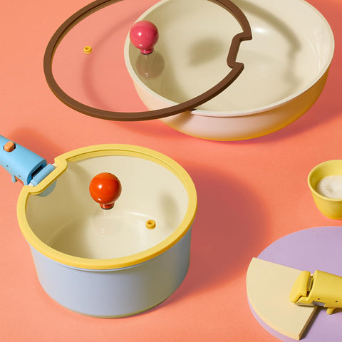 CAROTE-limpieza-facil-antiadherente simplifica la limpieza tras cocinar.