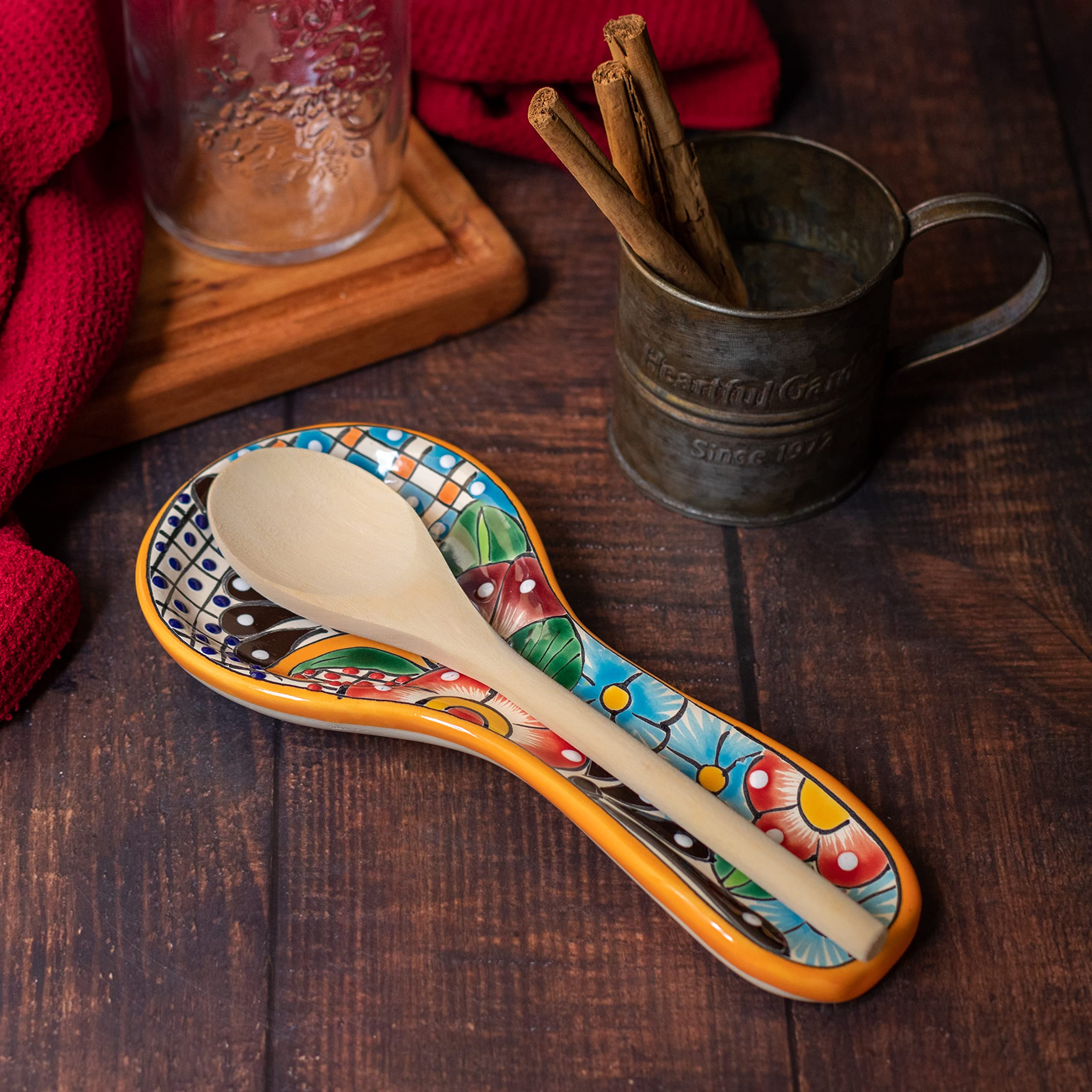 Artesano trabajando Casa Fiesta Talavera, técnica tradicional y acabado artesanal