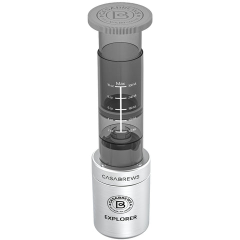 CASABREWS KP3000 cafetera portátil en uso para café rápido durante viaje