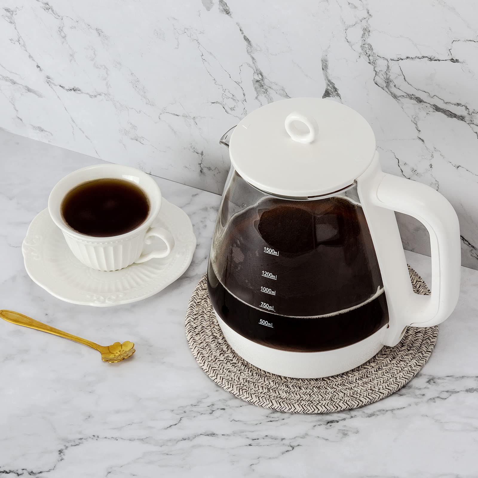 Uso decorativo y práctico: salvamanteles con estilo rústico para la mesa.