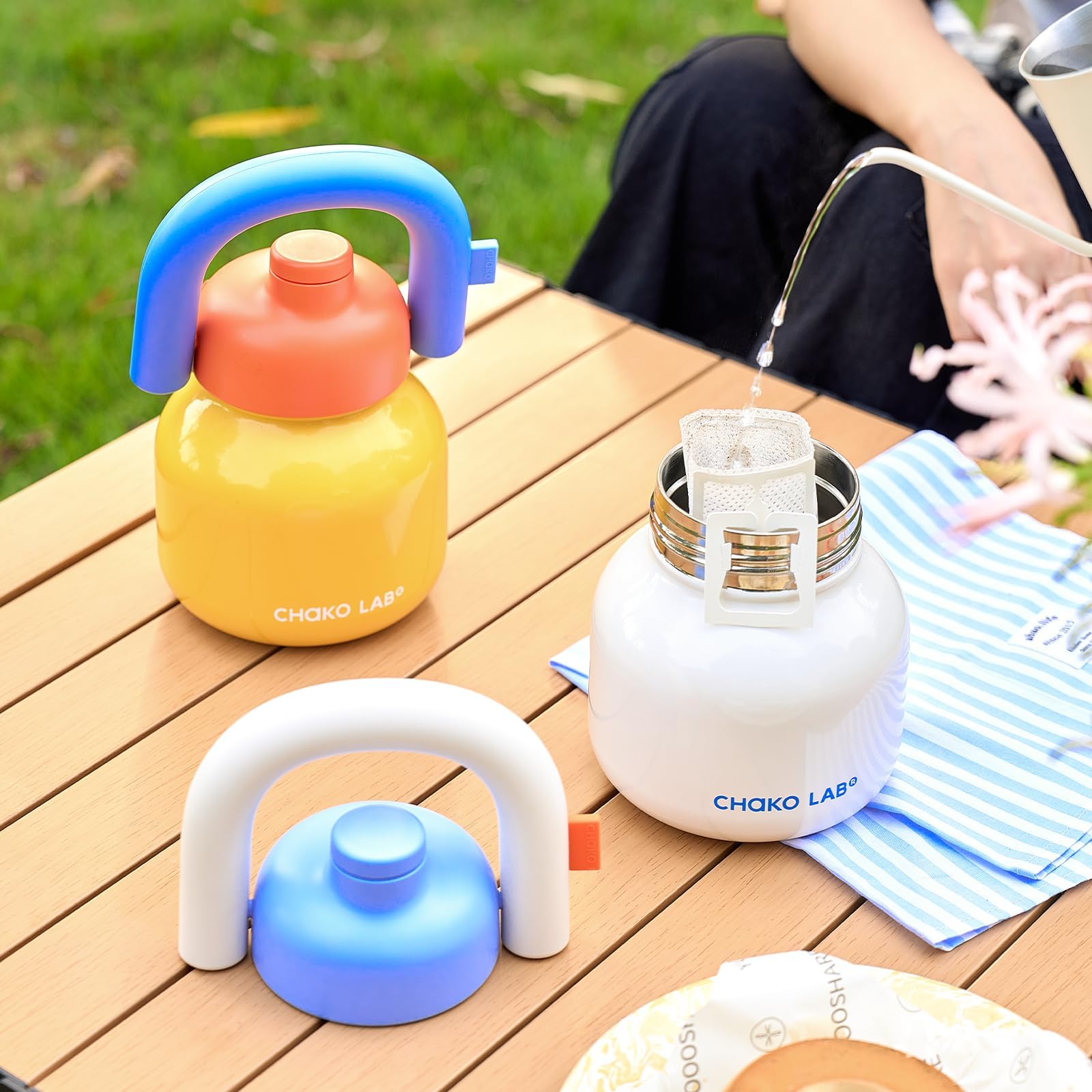 CHAKO LAB botella, aislada por vacío para mantener bebidas a temperatura.