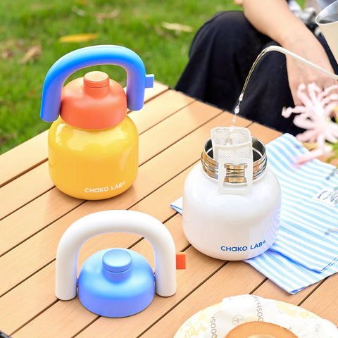 CHAKO LAB botella, aislada por vacío para mantener bebidas a temperatura.