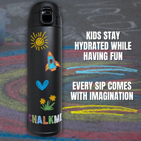 La botella CHALKME para escuela es compacta y ligera para la mochila.