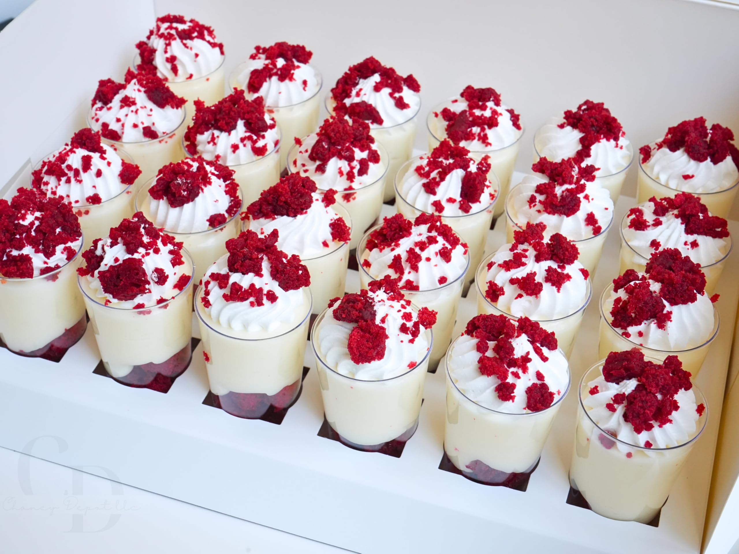 Chaney Depot: presentación elegante de postres minis.