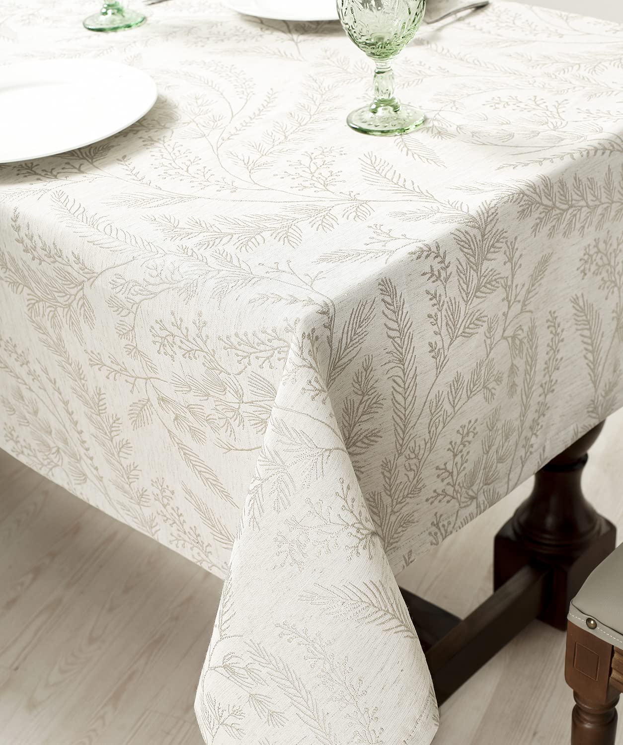 Puntas envueltas del mantel Chassic con diseño jacquard duradero.