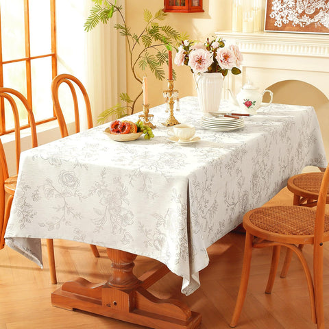 Mantel Chassic, textura de lino jacquard, añade calidez de campo a cada comida.