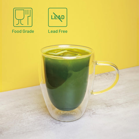 ChaYeah conjunto de dos vasos en mesa, ideal para servir en casa u oficina.