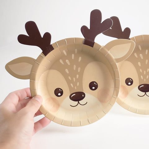 Platos Cheerland para eventos navideños, aptos para bocadillos.