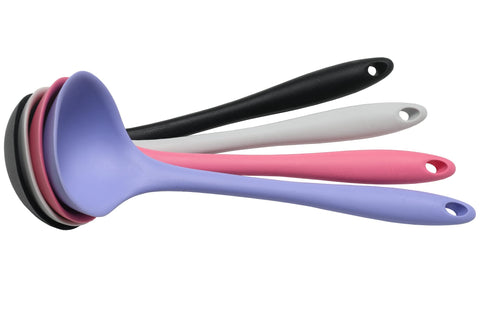 Cucharón de Chef Craft resiste calor hasta 450 °F para saltear sin esfuerzo.