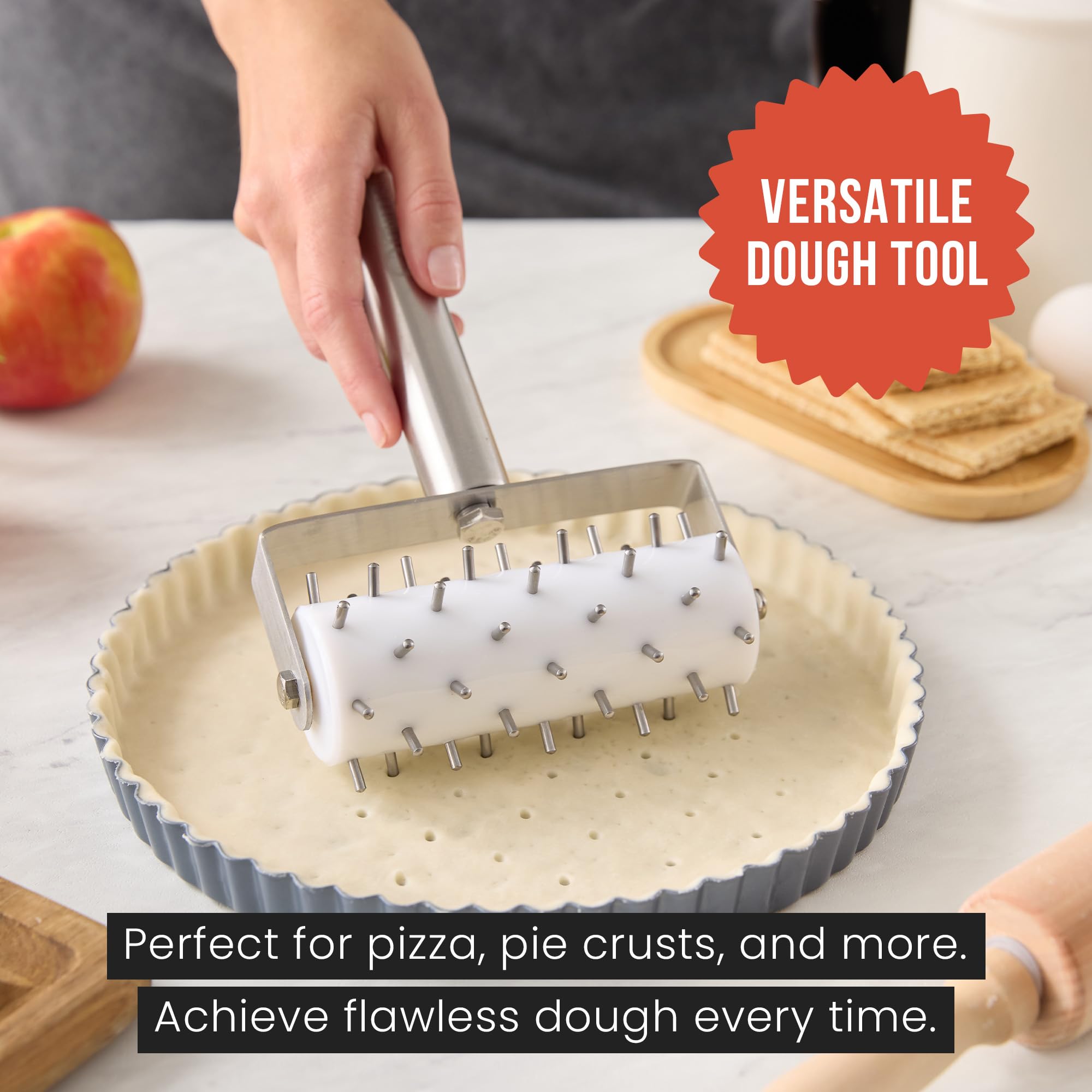 Versión gris en plástico duradero complementa cocinas modernas.