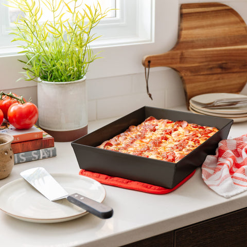 La bandeja Chef Pomodoro sirve para focaccia, casseroles y pizzas grandes.
