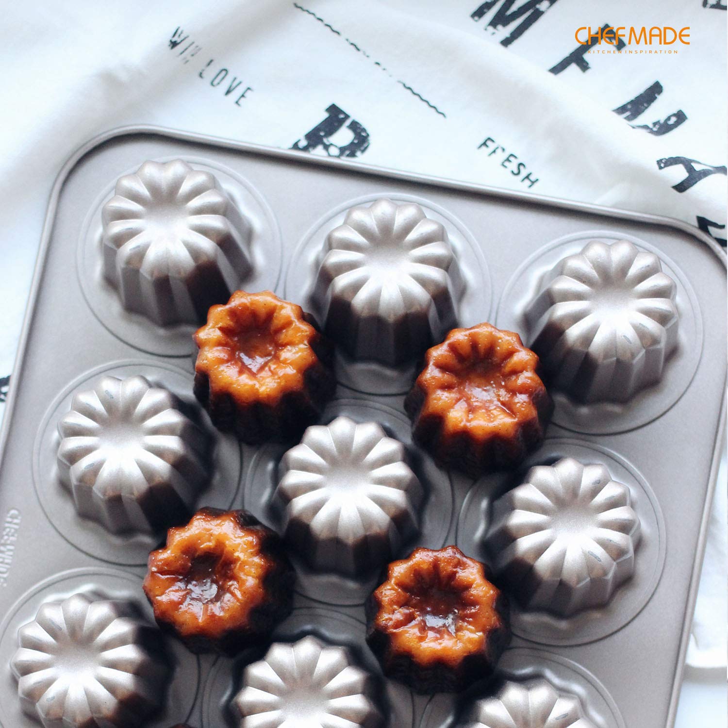 CHEFMADE molde canelé desmolde rápido facilita la limpieza posterior.