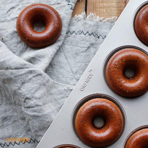 CHEFMADE molde para donas, desmolde fácil y limpieza sencilla.