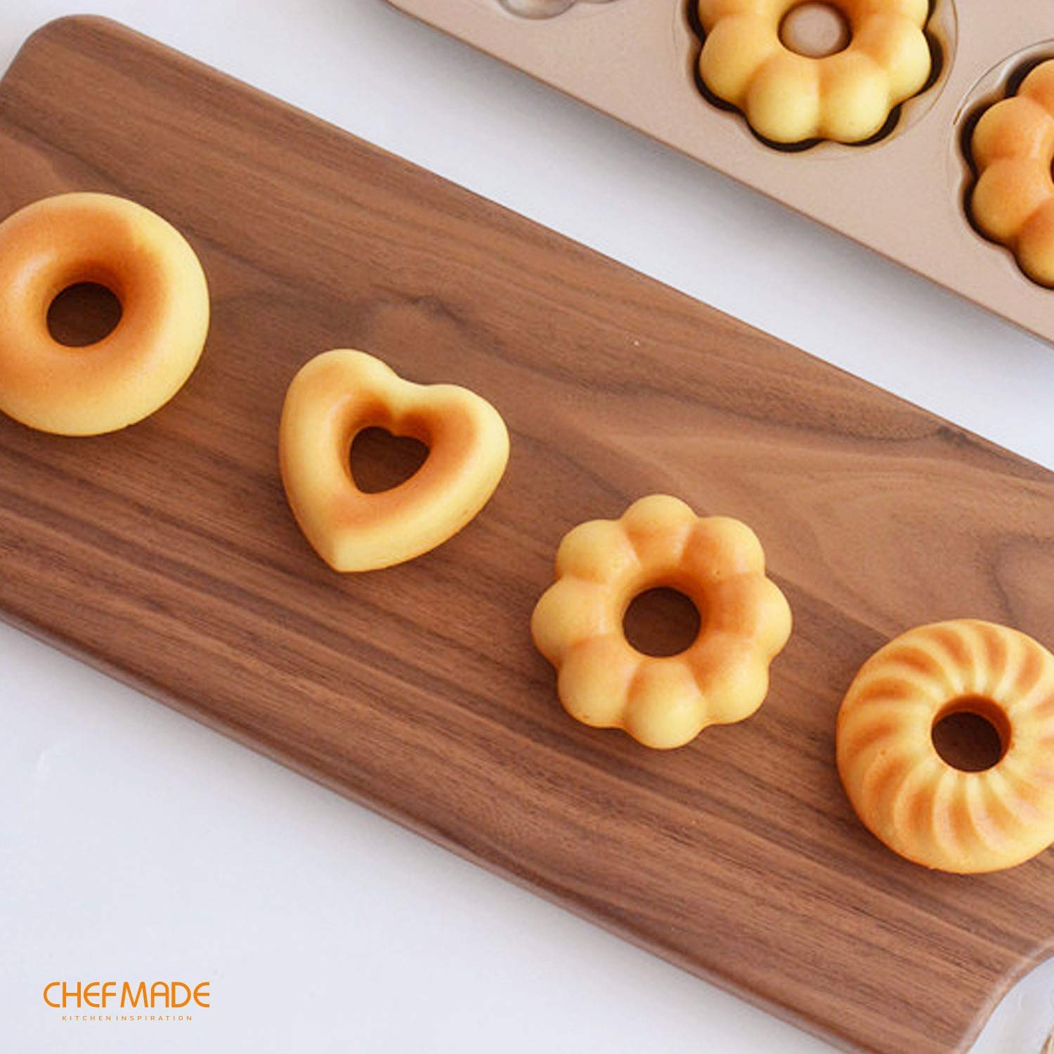 CHEFMADE acabado dorado champán realza las donas horneadas