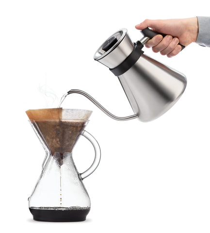 Chemex Chettle, acabado cepillado aporta elegancia duradera en la cocina.