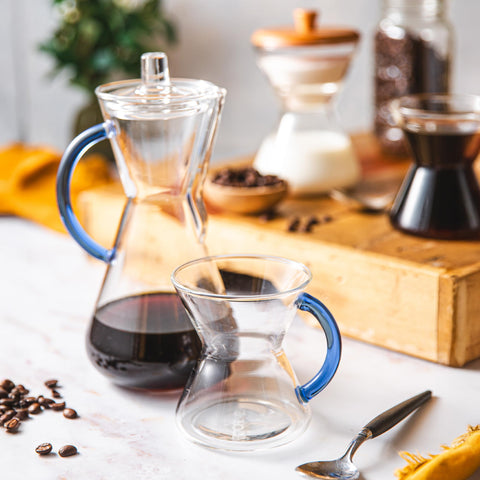 Chemex tapa de vidrio lateral, evita evaporación para conservar aromas.