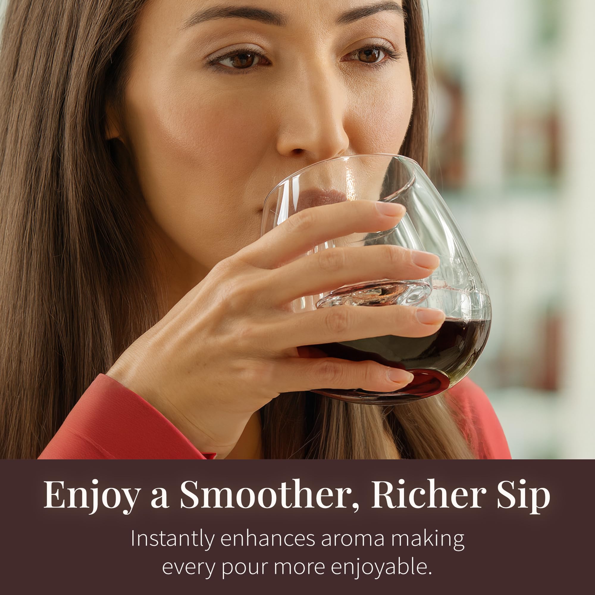 Chevalier Collection vertido de vino con aeración visible para realzar aromas.